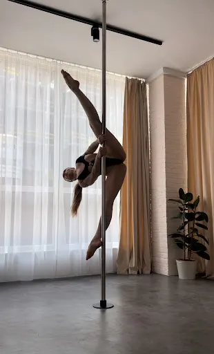 amour. pole and dance studio